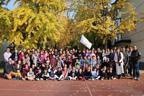 C:/Users/Administrator.R2N5NMTAA41WQFW/Desktop/夏：凤凰传媒学院“行之有声”志愿服务团队走进苏州世界语言展示馆 通讯和照片(1)/凤凰传媒学院“行之有声”志愿服务团队走进苏州世界语言展示馆 通讯和照片/2.jpg