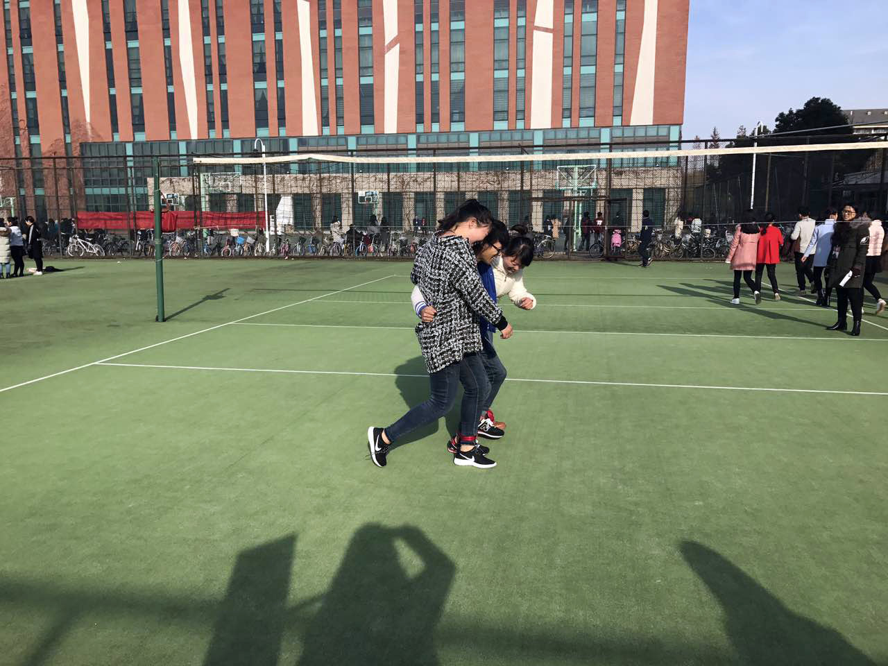 三人四足接力.jpg 三人四足接力.jpg