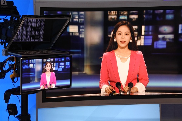 C:/Users/Administrator.R2N5NMTAA41WQFW/Desktop/修改：凤凰传媒学院组织学生赴苏州广播电视台观摩实践 通讯稿和照片/3.JPG