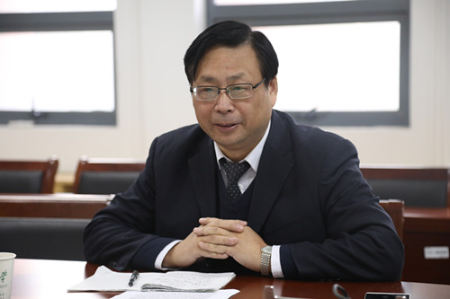 E:/黄艳凤/HYF/2、党建工作/2017年/照片/20171225周高调研/2017.12.25 校党委常委 周高来我院调研/1W9A4117_副本.jpg